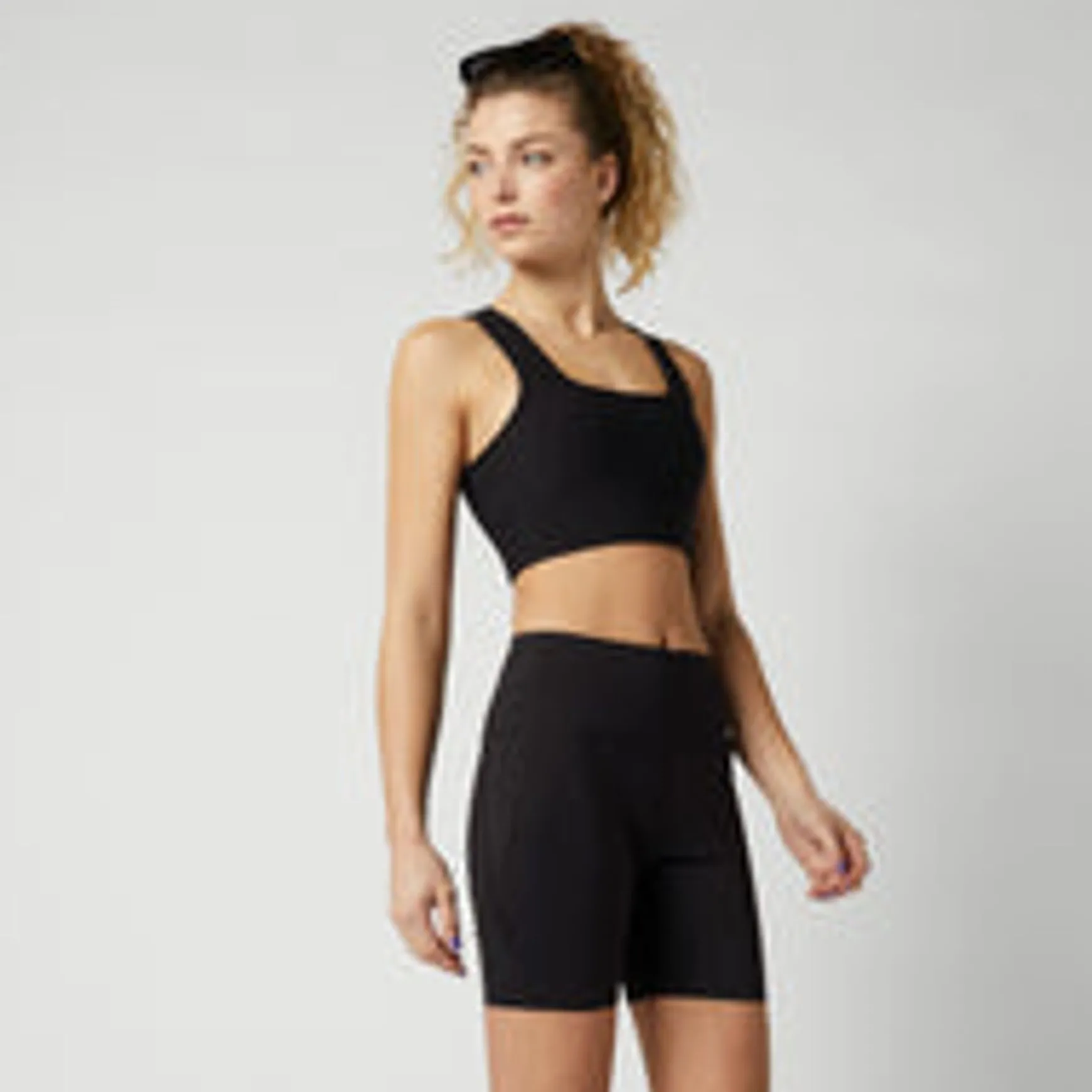 Mystic Saimi> Activewear